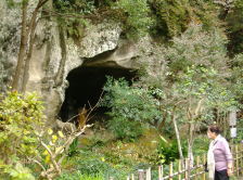 Yagura, tomb stone in Meigetsuin